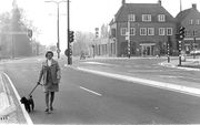 Een kruispunt in Woudenberg tijdens een autoloze zondag in 1973. beeld ANP