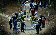 Een herdenking rond monument De Stenen Man in Kamp Amersfoort. beeld ANP, Robin Utrecht
