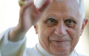 Paus Benedictus wil dat zijn naam als coauteur wordt verwijderd uit een boek over het celibaat. Archieffoto uit 2006. beeld AFP, Giulio Napolitano