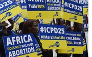 Protest tegen abortus in Kenia. beeld AFP