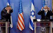 Pompeo en Netanyahu maandag in Jeruzalem. beeld EPA