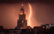 Onweersbui boven Moskou. beeld AFP