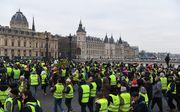 Een eerdere demonstratie van gele hesjes in Parijs. beeld AFP