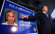 Persconferentie na de arrestatie van Jefrey Epstein begin juli. De miljardair pleegde in augustus zelfmoord. beeld EPA, Jason Szenes