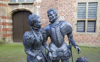 Bronzen beelden van prins Willem van Oranje en zijn gezin.  beeld Sjaak Verboom