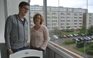 Gerrit en Jorine van Dijk wonen samen met hun dochtertje in het Duitse Rostock. beeld RD