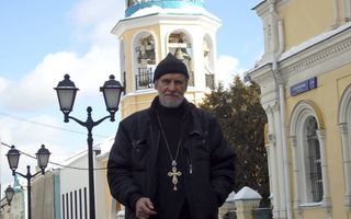 In het hartje van Moskou zet orthodox priester Alexander Borisov zich in voor daklozen. beeld RD, Evert van Vlastuin