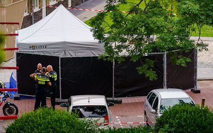 In een auto op de Haveltestraat is een overleden persoon aangetroffen. Het gaat mogelijk om iemand die betrokken was bij een ernstig geweldsincident aan de Leggelostraat, een straat verderop. ANP MARCO DE SWART