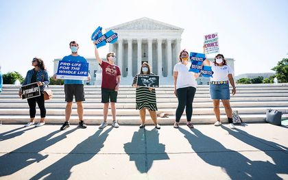 Anti-abortusdemonstranten voor het Hooggerechtshof in Washington, VS, in 2020. beeld EPA, Jim Lo Scalzo