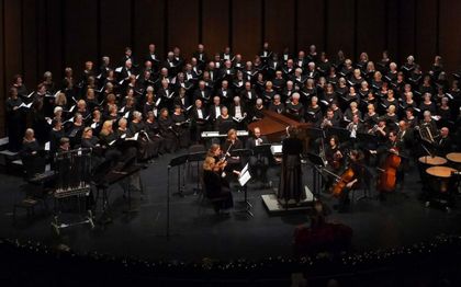 Het Skagit Valley Chorale tijdens een kerstconcert in 2011, jaren voordat het koor te maken kreeg met een grote coronauitbraak. Daarbij raakten 52 leden besmet, van wie 2 mensen overleden. beeld Facebook