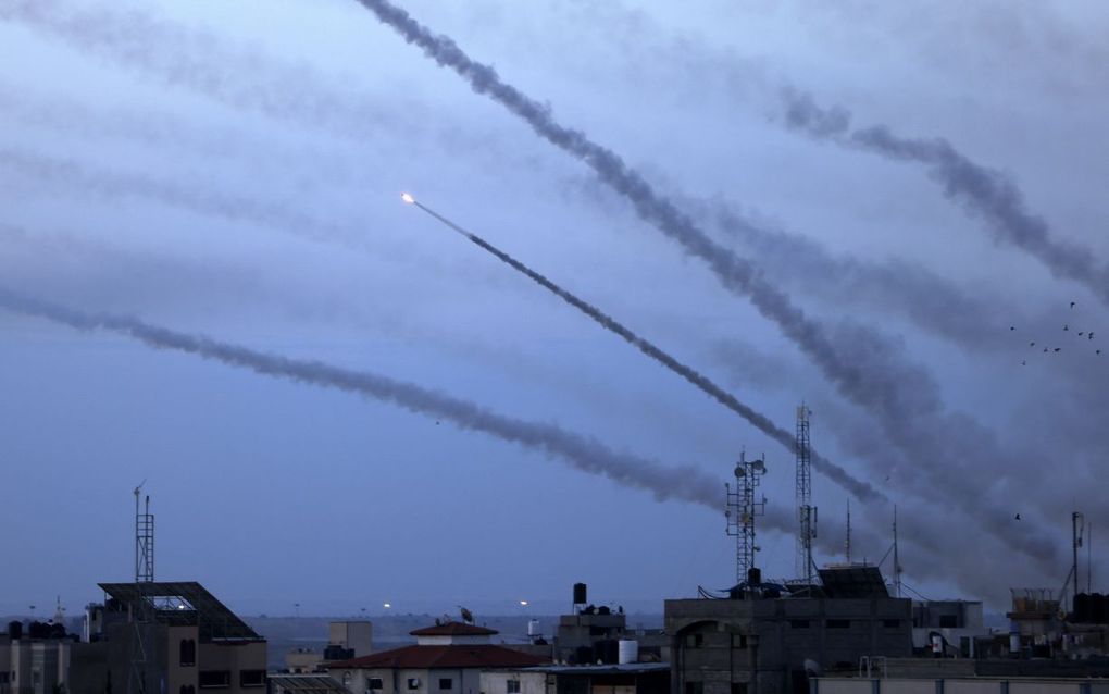 Raketten vanuit Gaza City richting Israël. beeld AFP, SAID KHATIB