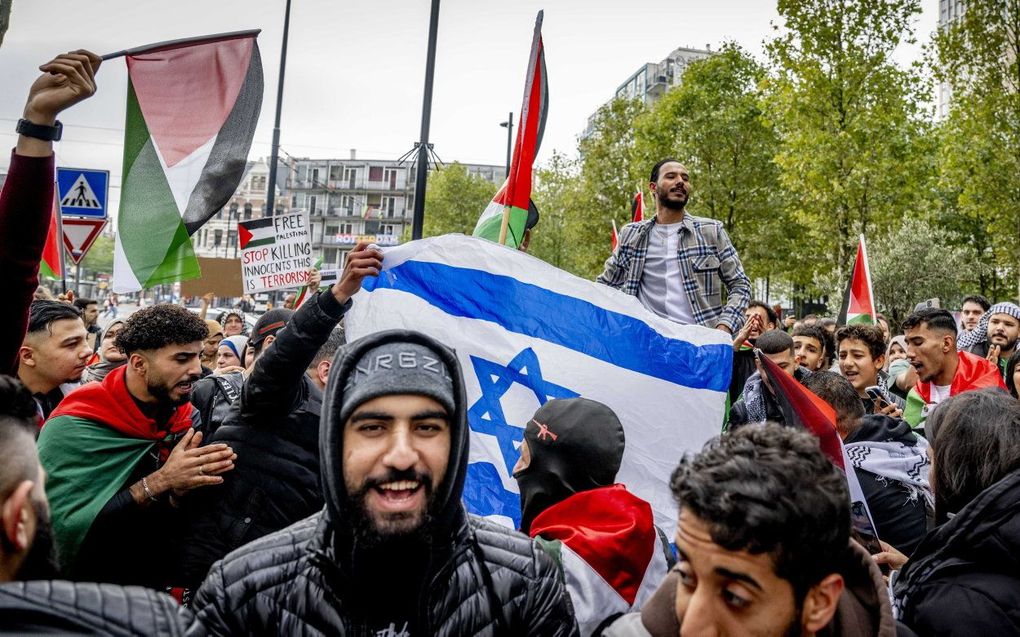 Pro-Palestijnse demonstratie in Rotterdam. beeld ANP ROBIN UTRECHT