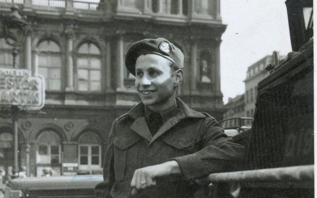 Max Wolff als bevrijder in Brussel. beeld Max Wolff