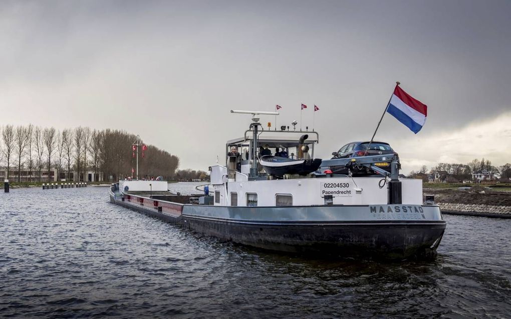 In de binnenvaart willen ondernemers graag de overstap maken naar schone brandstoffen zoals waterstof, mits haalbaar en nóg belangrijker: betaalbaar. beeld ANP, Lex Lieshout