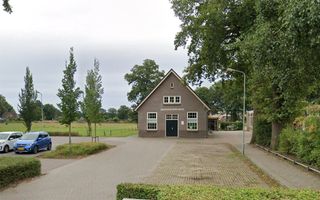 De Bethabaragemeente uit Voorthuizen kerkt vanaf 3 december in het Verenigingsgebouw aan de Huinerschoolweg in Huinen, bij Putten. beeld Google