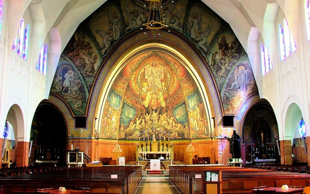 Trouw: Rooms-katholieke Antonius Abtkerk in Scheveningen Mooiste Kerk van Nederland