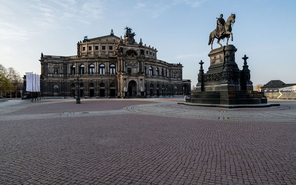 Een leeg Theaterplatz in Dresden. beeld AFP