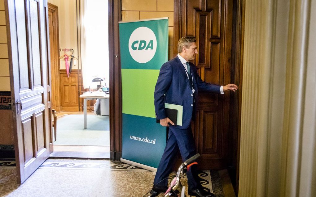 Sybrand Buma (CDA) voor aanvang van de fractievergadering van het CDA. beeld ANP