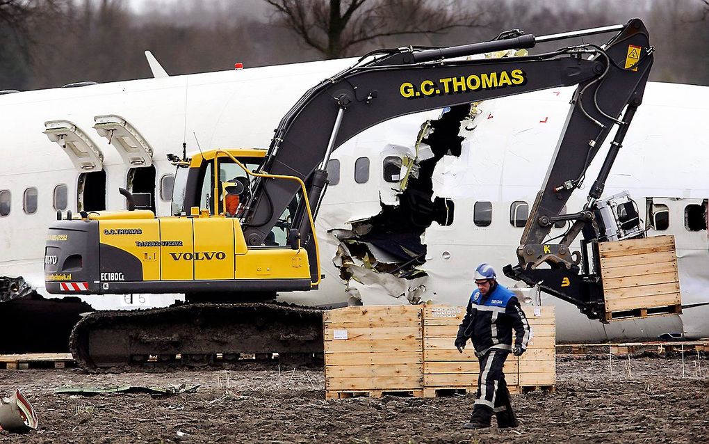 Berging van de gecrashte Boeing 737 van Turkish Airlines. Foto EPA