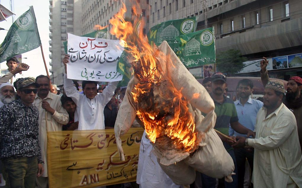 Demonstratie tegen Jones in Karachi. Foto EPA