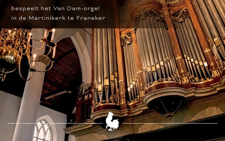 CD-omslag waarop een deel van een orgelfront in een oude kerk is te zien.