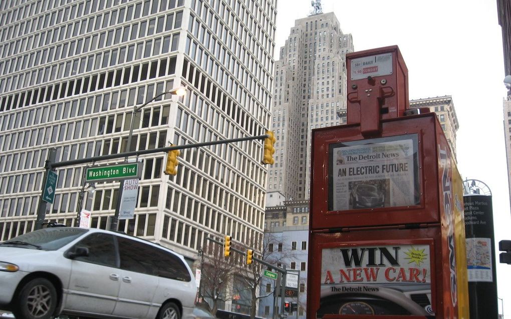 DETROIT – Kranten, zoals The Detroit News, koop je in Amerika op straat. In van die onhandige bakken waar twee kwartjes in moeten, waarna de klep opengaat. Tenminste, in een op de drie keer. Foto RD