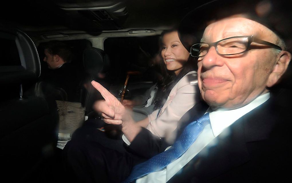 Rupert Murdoch en zijn vrouw Wendi Deng. Foto EPA