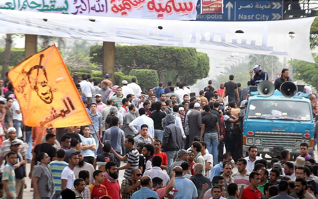 Protest bij het Egyptische ministerie van Defensie in Caïro. Foto EPA