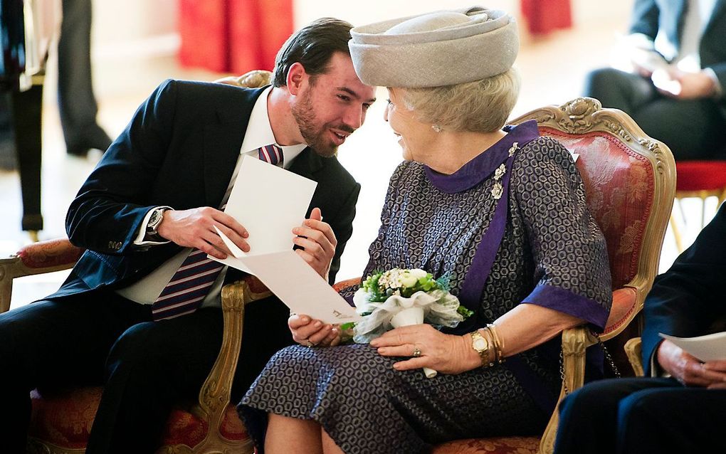 Erfgroothertog Guillaume met koningin Beatrix. Foto ANP