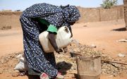 Een vrouw uit een vluchtelingenkamp in Darfur, Sudan. Foto EPA