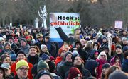 Een demonstratie tegen AFD en hun leider Björn Höcke in Berlijn. beeld AFP, Christian Mang