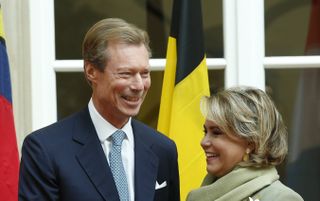 De Luxemburgse groothertog Henri en groothertogin Maria Teresa. beeld EPA, Julien Warnand
