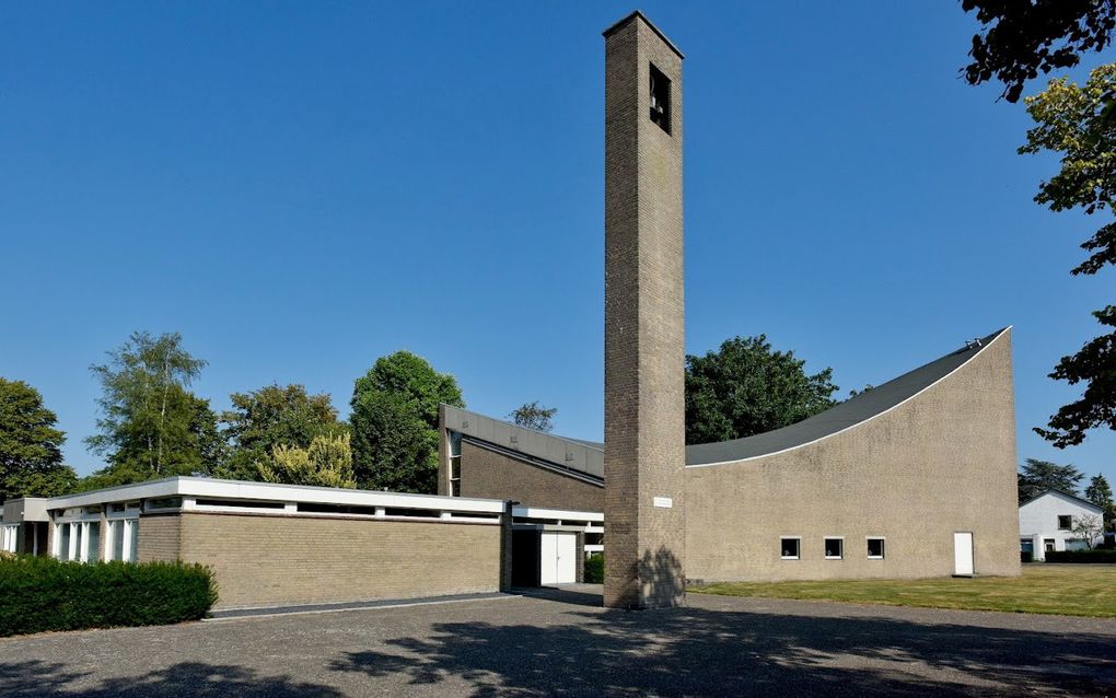 Protestantse Ambrosiuskerk Waalwijk wordt gesloopt, Donkey Mobile betrekt voormalig gebouw Vergaderi