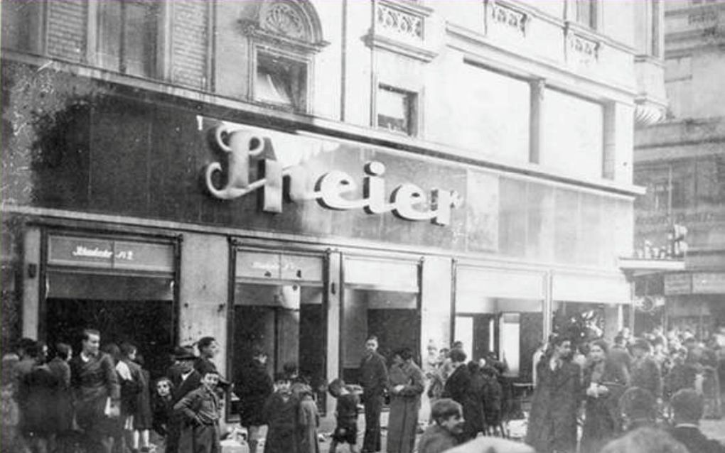 In de nacht van 9 op 10 november 1938 werden in heel Duitsland Joden en hun bezittingen aangevallen. Er werden 1400 synagogen in brand gestoken en gesloopt. beeld Privatarchiv Ruland