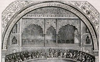 Zwart-witillustratie (houtsnede) van een bijeenkomst van het Sanhedrin, met mannen die in een halve cirkel in een ruimte zitten. In het midden, gezien zijn kleding, de hogepriester.