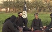 IS publiceerde in 2014 een afscheidsvideo van Limburger Sultan Berzel (tweede van rechts). Hij pleegde een zelfmoordaanslag. beeld Islamitische Staat