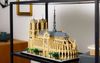 Door velen is ernaar uitgekeken, nu is hij er: de Notre-Dame van Parijs in LEGO. Het schaalmodel voor volwassenen omvat, aldus LEGO, 4383 onderdelen, is ongeveer 33 centimeter hoog, 22 centimeter breed en 41 centimeter diep. De prijs is er dan ook naar: 229,99 euro. beeld LEGO
