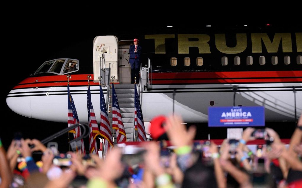 Donald Trump spreekt zaterdag aanhangers toe tijdens een campagnebijeenkomst in de staat Pennsylvania. beeld AFP, Angela Weiss