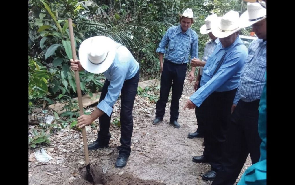 Een groep mennonieten uit Belize die eerder dit jaar de bodem onderzocht in Suriname. beeld Adrian Barbero, Anabaptist World, Mennonite News