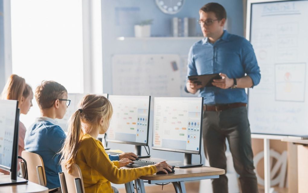 „Het lijkt erop dat artificial intelligence (AI) ons noopt om lesdoelen aan te scherpen en rekening te houden met andere bekwaamheden van leerlingen.” beeld iStock