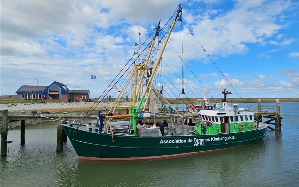 Het schip in de kleur en met de naam van de nieuwe eigenaar. beeld Omroep Flevoland