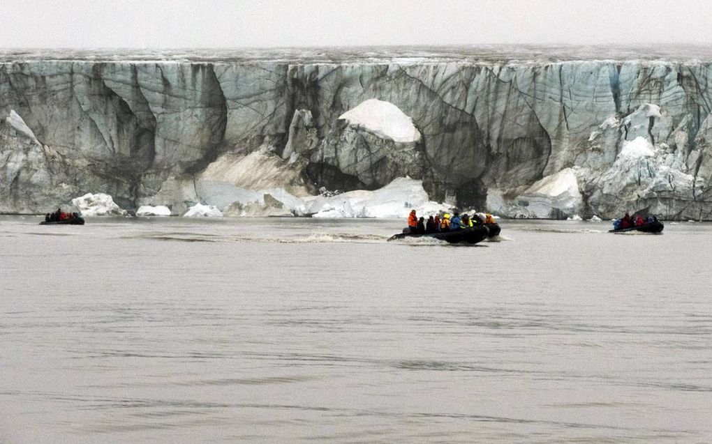 De Groenlandse ijskap smelt door de wereldwijde opwarming momenteel zes keer sneller dan rond 1990. Op de foto: het eiland Edgeøya, aan de oostkant van eilandengroep Spitsbergen, tijdens de grootste Nederlandse poolexpeditie ooit. beeld Hollandse Hoogte/ANP, Frits Steenhuisen