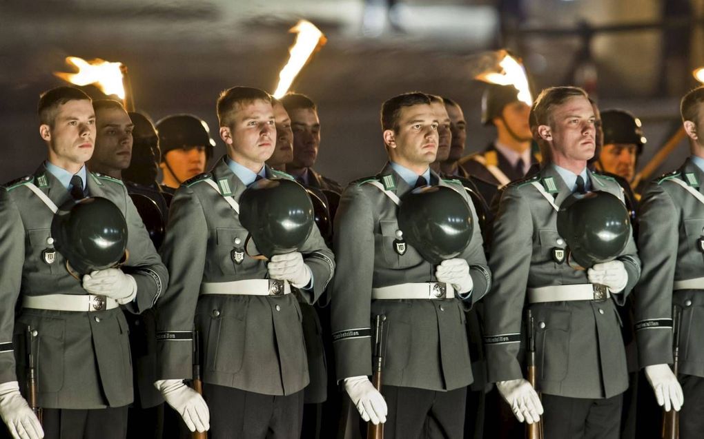 Eerdere uitvoering van de Grote Taptoe voor de Rijksdag in Berlijn. beeld Bundeswehr