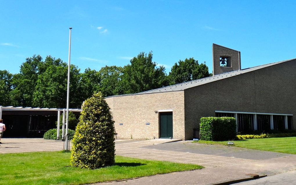 De Goede Herderkerk in Huizen wordt afgestoten. beeld Protestantshuizen.nl