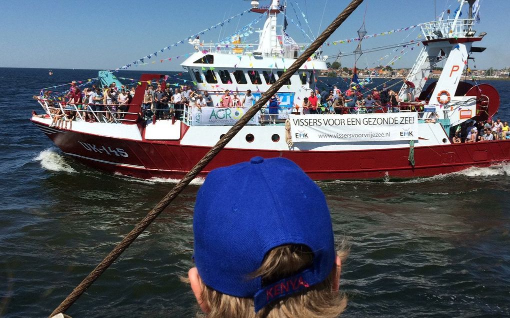 Flyshootkotter uit Urk tijdens een vlaggetjesdag. beeld RD