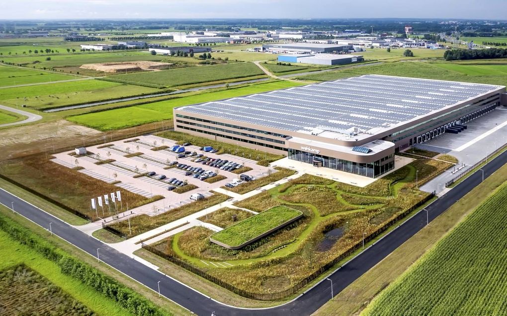 Luchtfoto van het nieuwe megadistributiecentrum van webwinkel Wehkamp in Zwolle. Het geautomatiseerde centrum heeft een oppervlakte van 53.000 vierkante meter.​ beeld ANP, Paul Raats