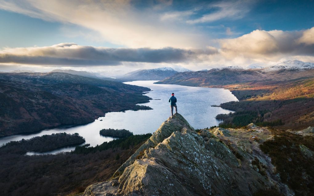 „In de ogen van de hedendaagse mens ligt de wereld aan zijn voeten en is hij het middelpunt van het heelal.” beeld iStock