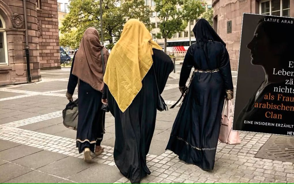 Arabische vrouw keert familie de rug toe, maar komt er niet los van