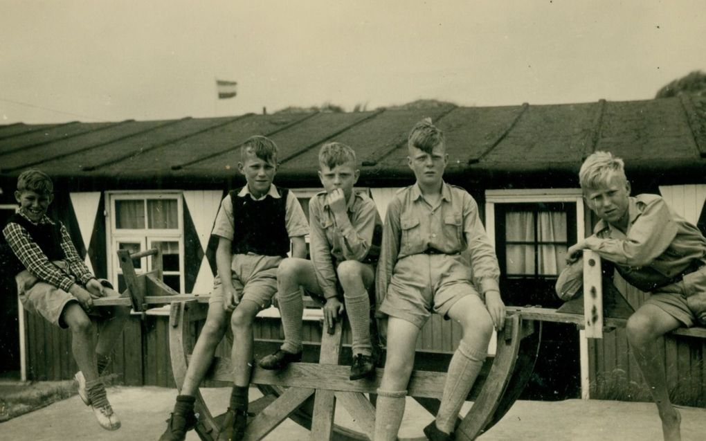 Kinderen bij het vakantieverblijf. beeld Fries Verzetsmuseum