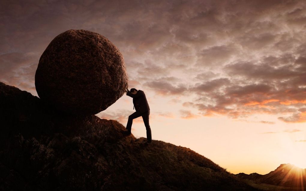 „Er is zoiets als psychologische zwaartekracht: als we teveel van onszelf vragen of overvraagd worden, gaan er dingen mis. Dat is een signaal om beter te luisteren naar ons hoofd en lichaam.” beeld iStock